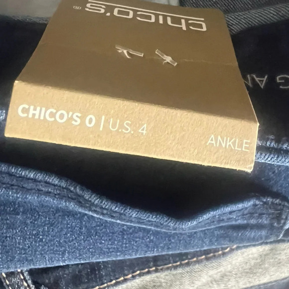 Chicos girlfriend ankle jeans zebra cuffs size 4 - Picture 6 of 6